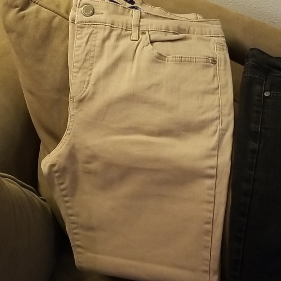 Pants Bundle Buy 1 GET 1 FREE ♡ - Picture 15 of 15